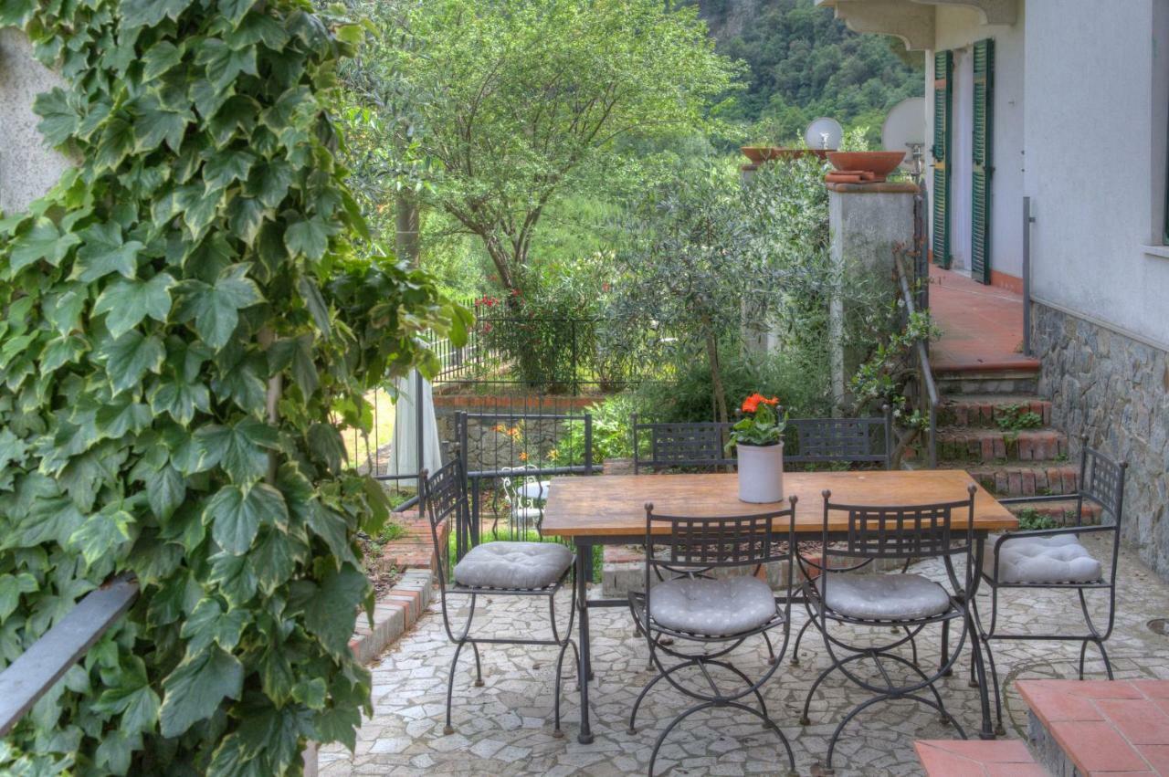 Appartamento In Villa A 5 Km Dal Mare Albisola Superiore Exterior photo